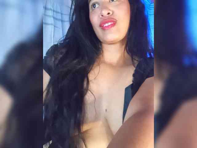 Letty33 webcam