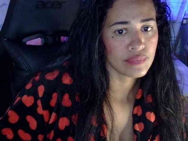Letty33 webcam