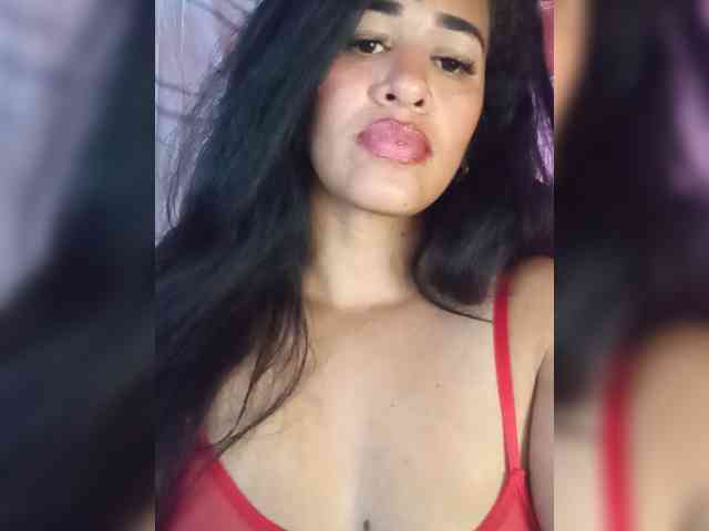 Letty33 webcam