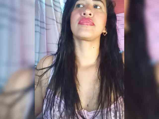 Letty33 webcam