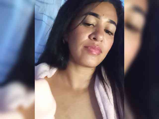 Letty33 webcam