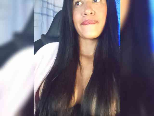 Letty33 webcam