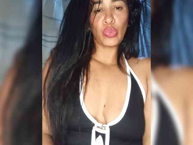 Letty33 webcam