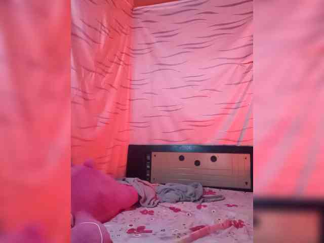 Letty33 webcam