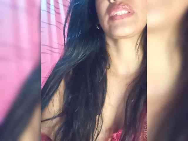 Letty33 webcam