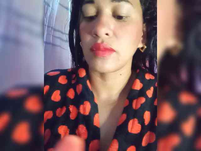 Letty33 webcam