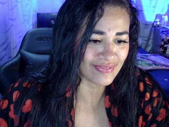 Letty33 webcam