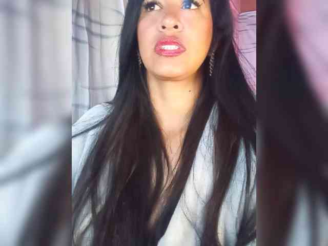 Letty33 webcam