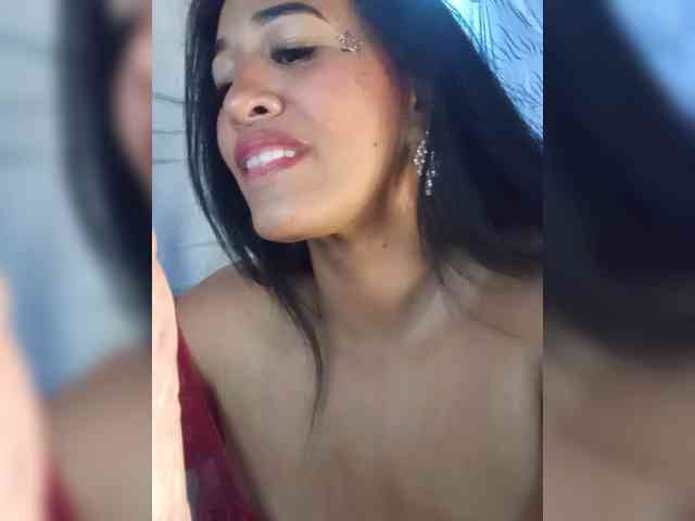 Letty33 webcam