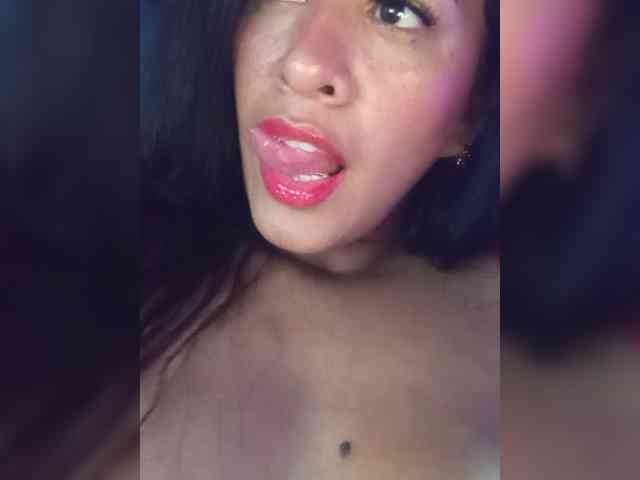 Letty33 webcam