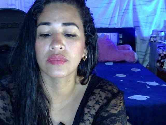 Letty33 webcam