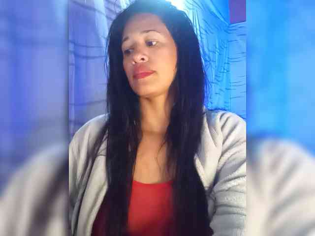 Letty33 webcam