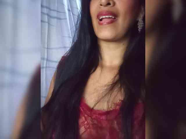 Letty33 webcam