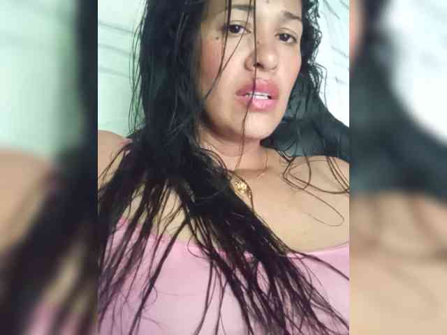 Letty33 webcam