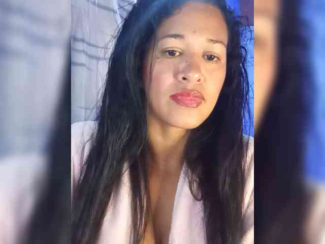 Letty33 webcam