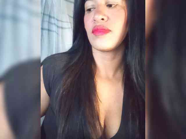 Letty33 webcam