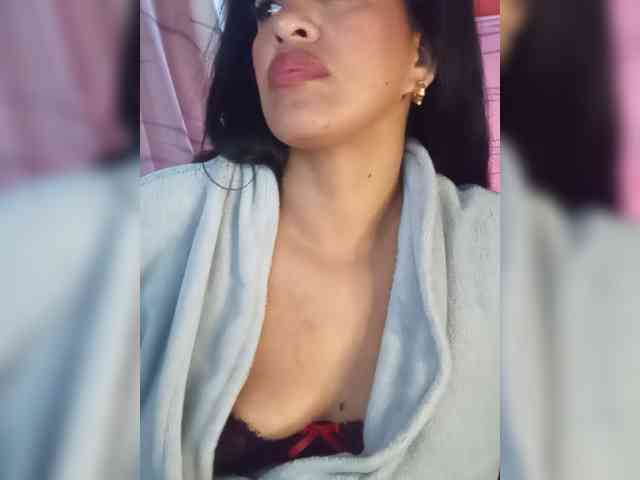 Letty33 webcam