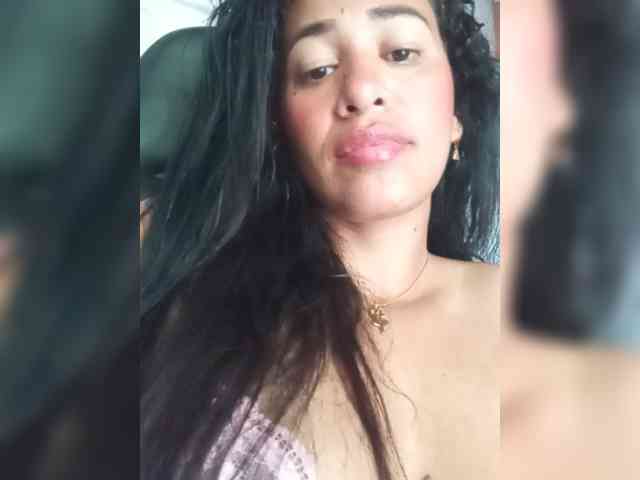 Letty33 webcam