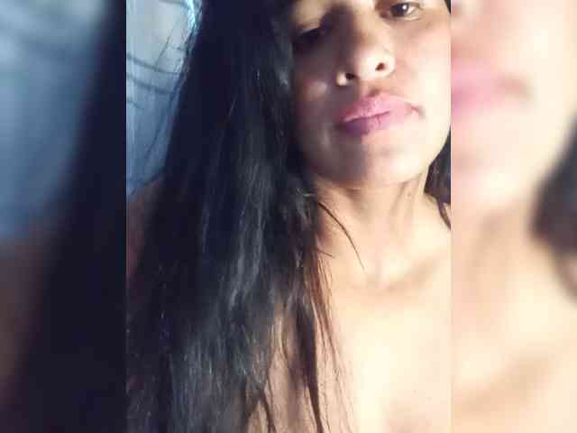 Letty33 webcam
