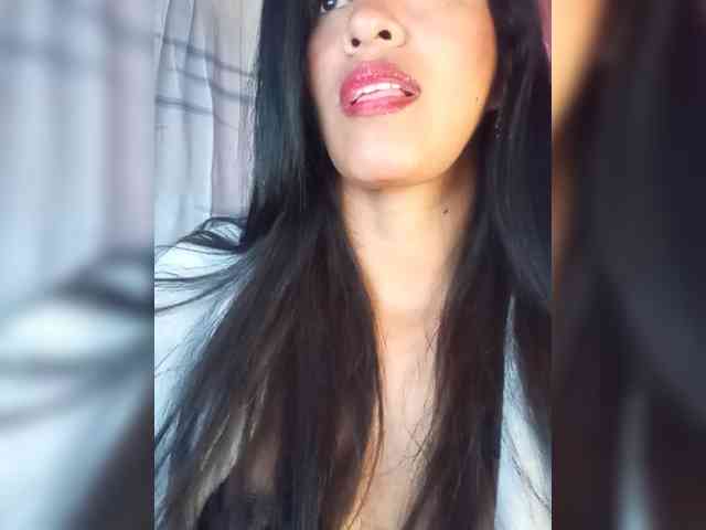Letty33 webcam