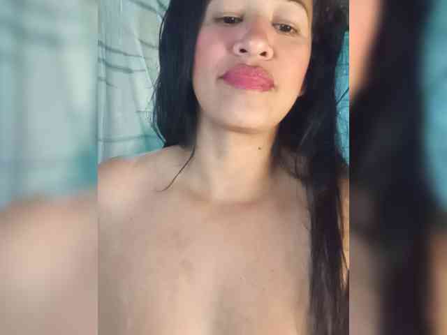 Letty33 webcam