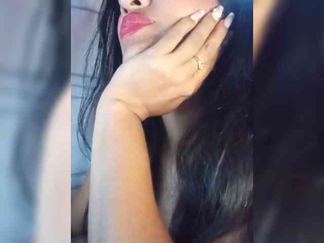 Letty33 webcam