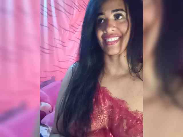 Letty33 webcam