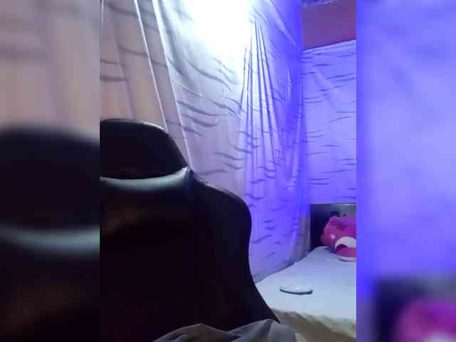 Letty33 webcam