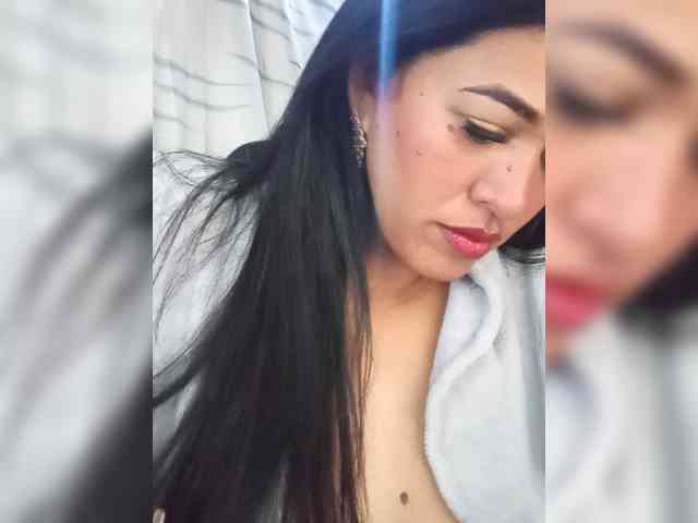 Letty33 webcam