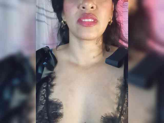 Letty33 webcam