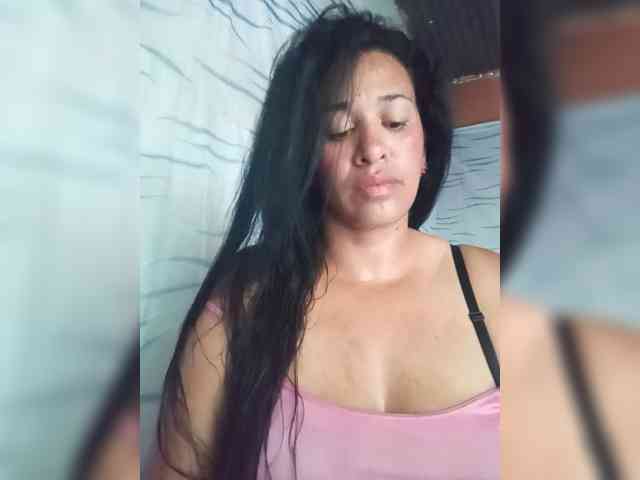 Letty33 webcam