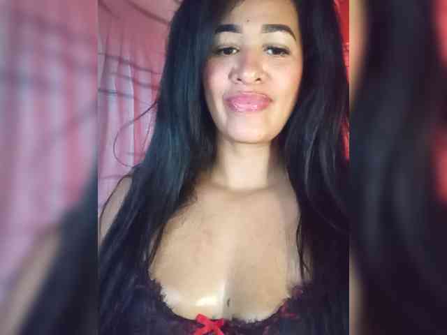 Letty33 webcam