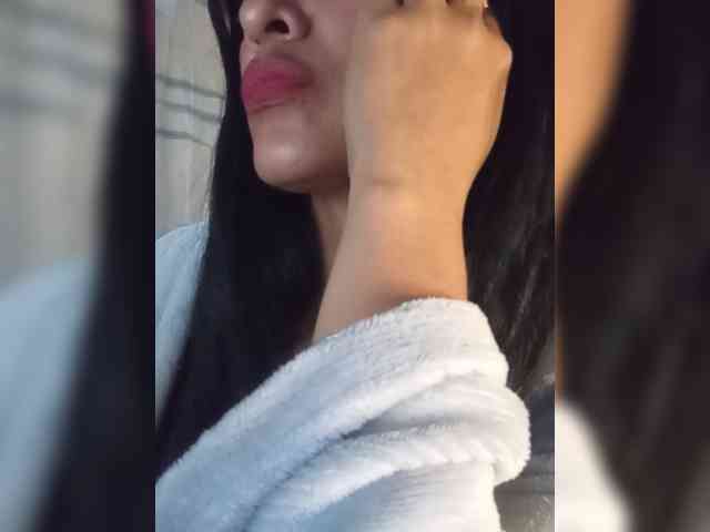 Letty33 webcam