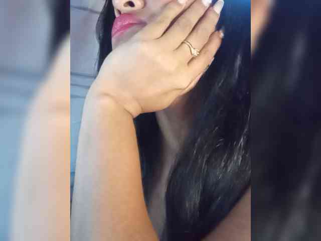 Letty33 webcam