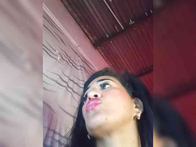 Letty33 webcam