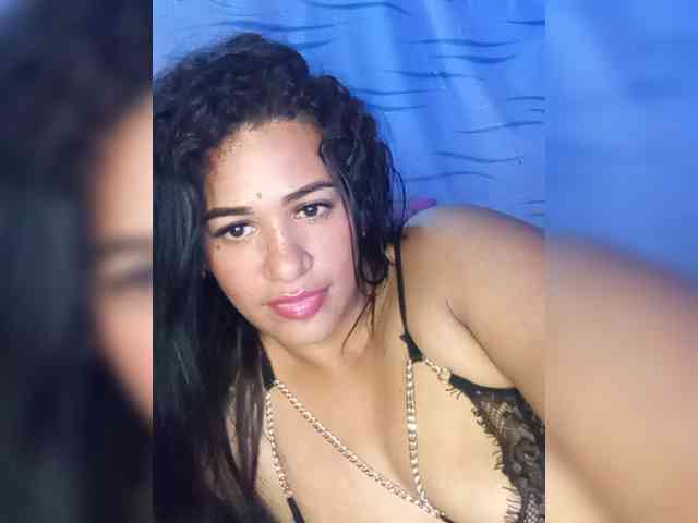 Letty33 webcam