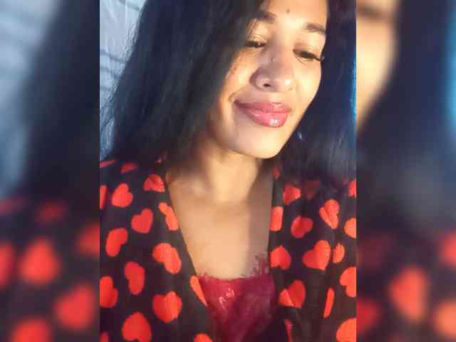 Letty33 webcam