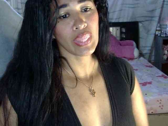 Letty33 webcam