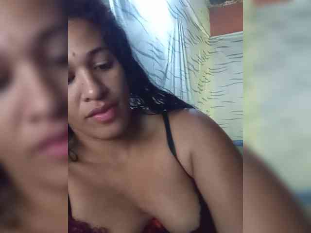Letty33 webcam