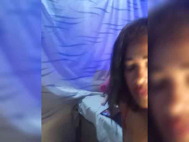 Letty33 webcam