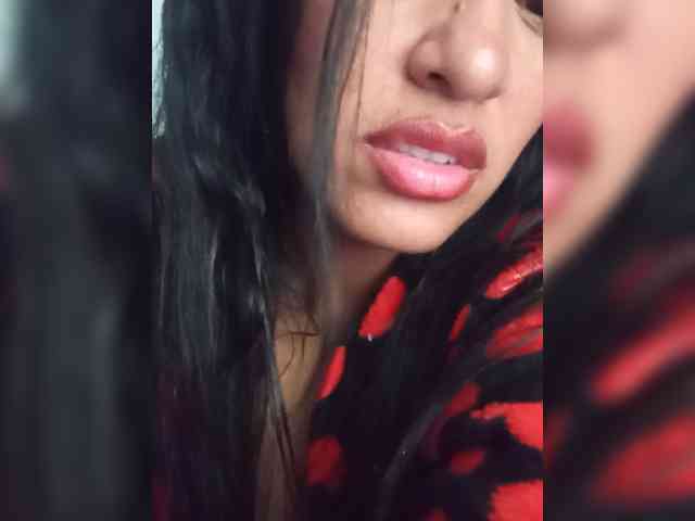 Letty33 webcam