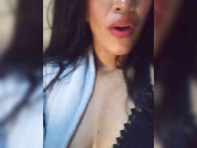 Letty33 webcam