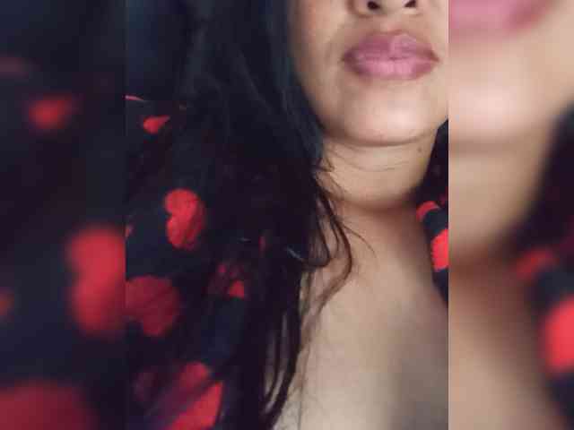 Letty33 webcam