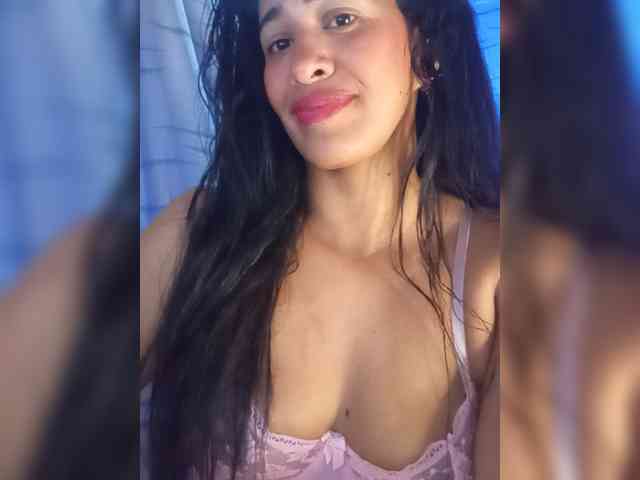 Letty33 webcam