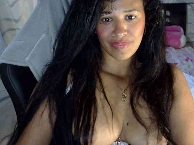 Letty33 webcam