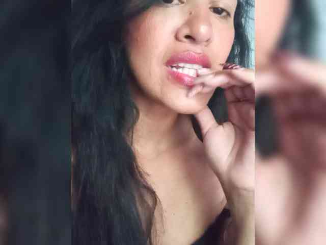 Letty33 webcam