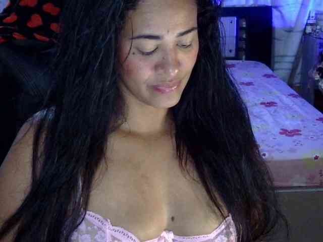 Letty33 webcam