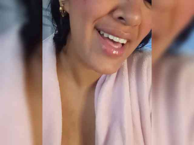 Letty33 webcam