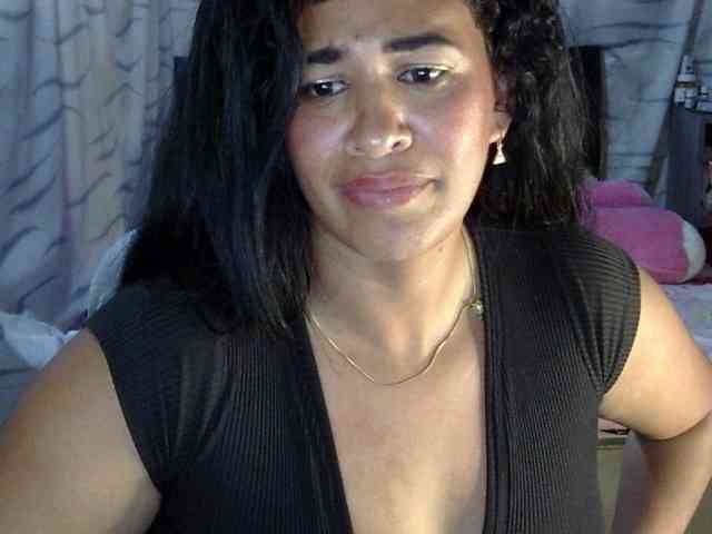 Letty33 webcam
