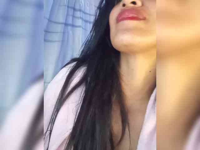 Letty33 webcam